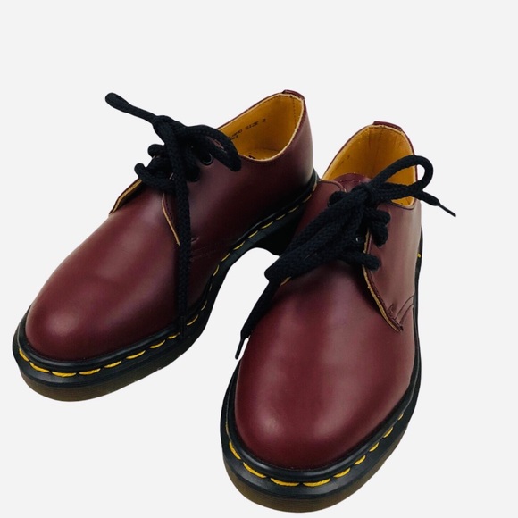 Dr. Martens NEW Cherry Red Smooth Eyelet Sz 5 - Picture 1 of 11